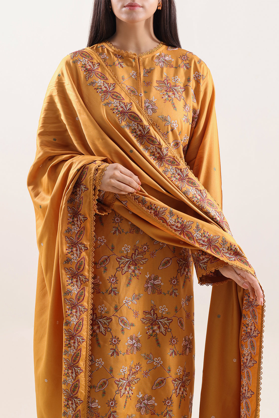 SAYA USED CLOTHING様 Saya Industries LLC 🏭 – Weave Your Vision.