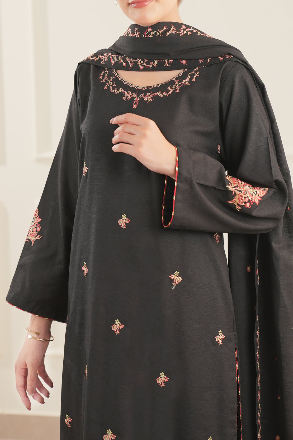 Monochrome – SAYA USA