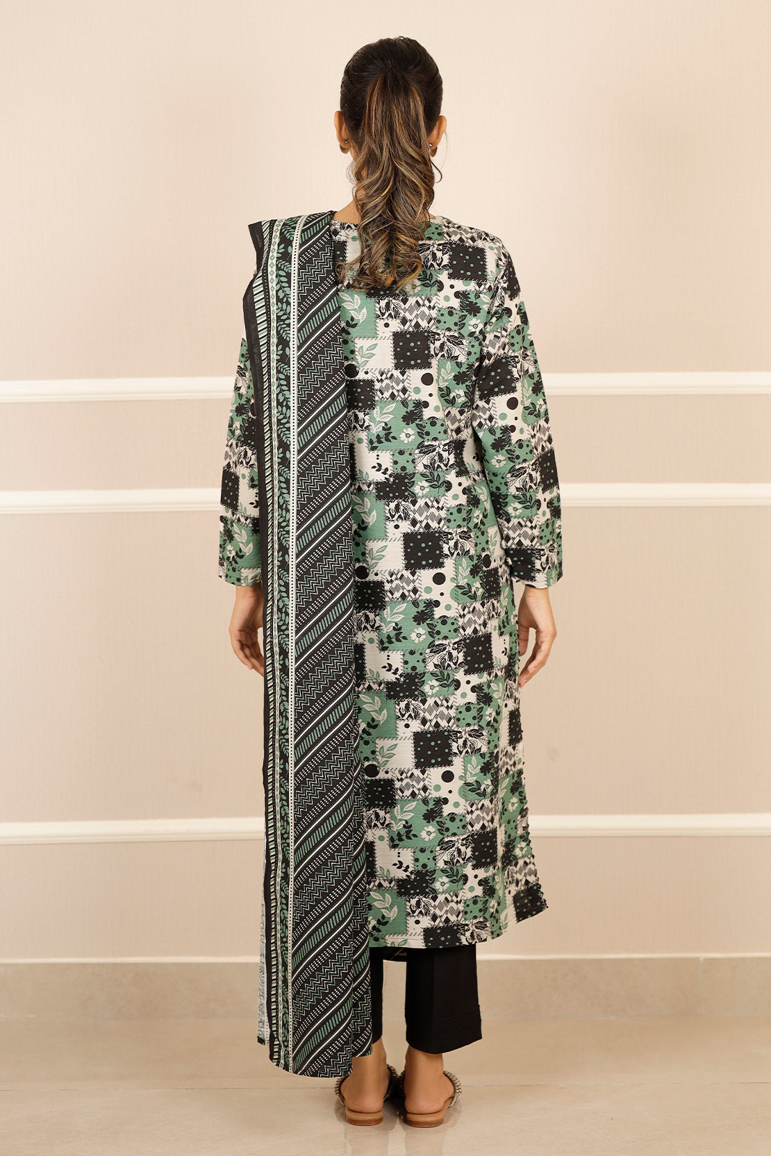 Printed Khaddar Stitched 3 Piece – SAYA USA