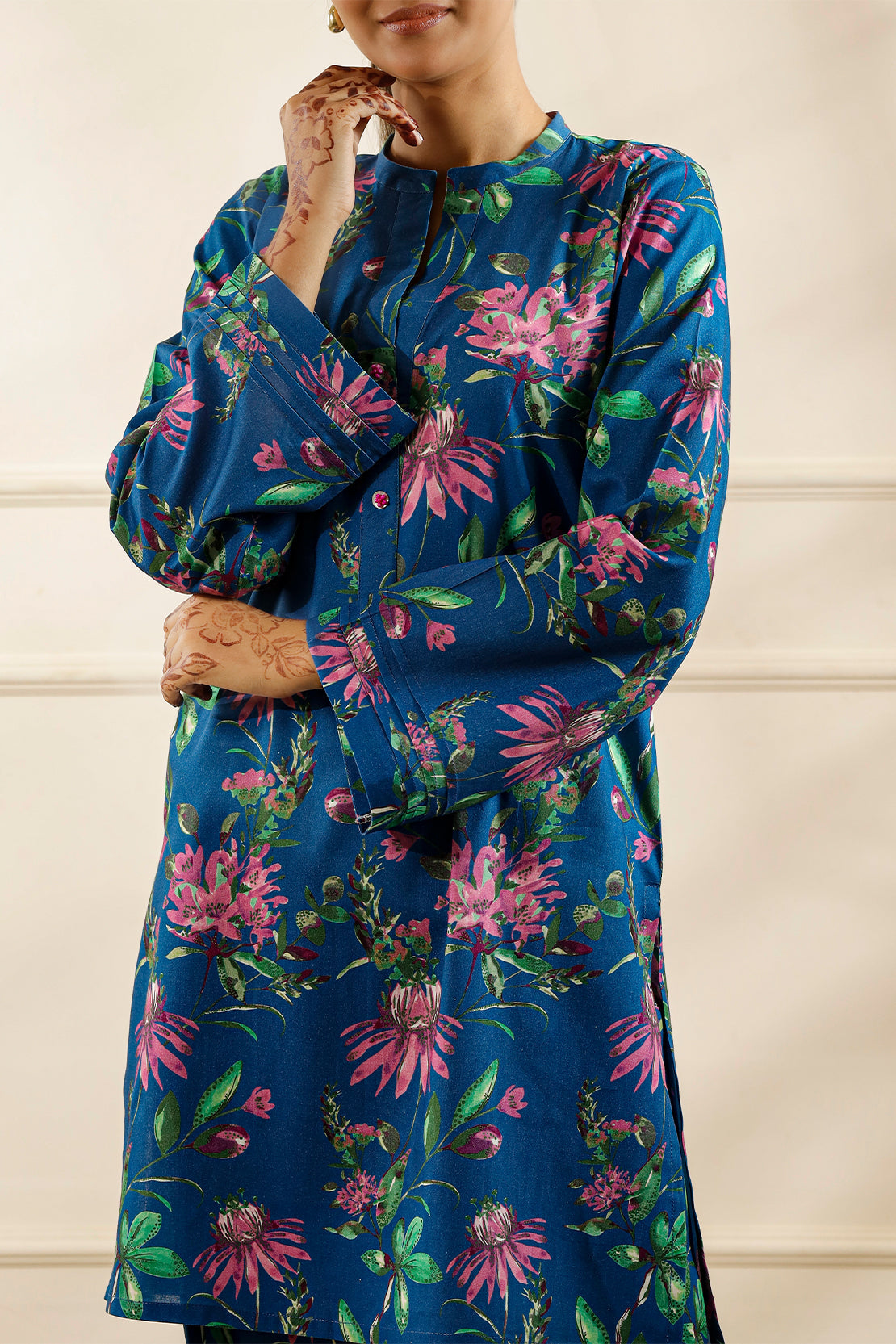 Unstitched – SAYA USA